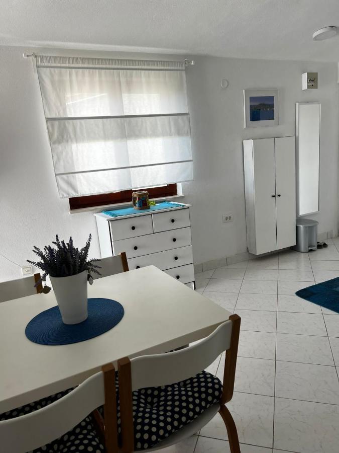 Apartments Milicevic Rogoznica  Eksteriør billede